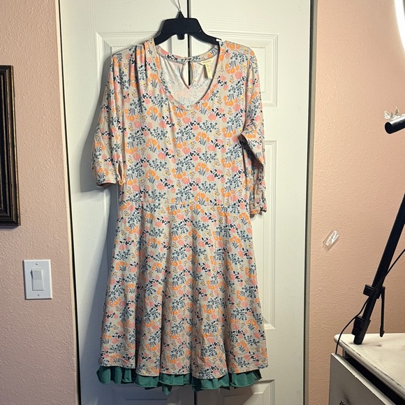 Matilda Jane Floral Dress with Green Accents size L - Picture 2 of 9